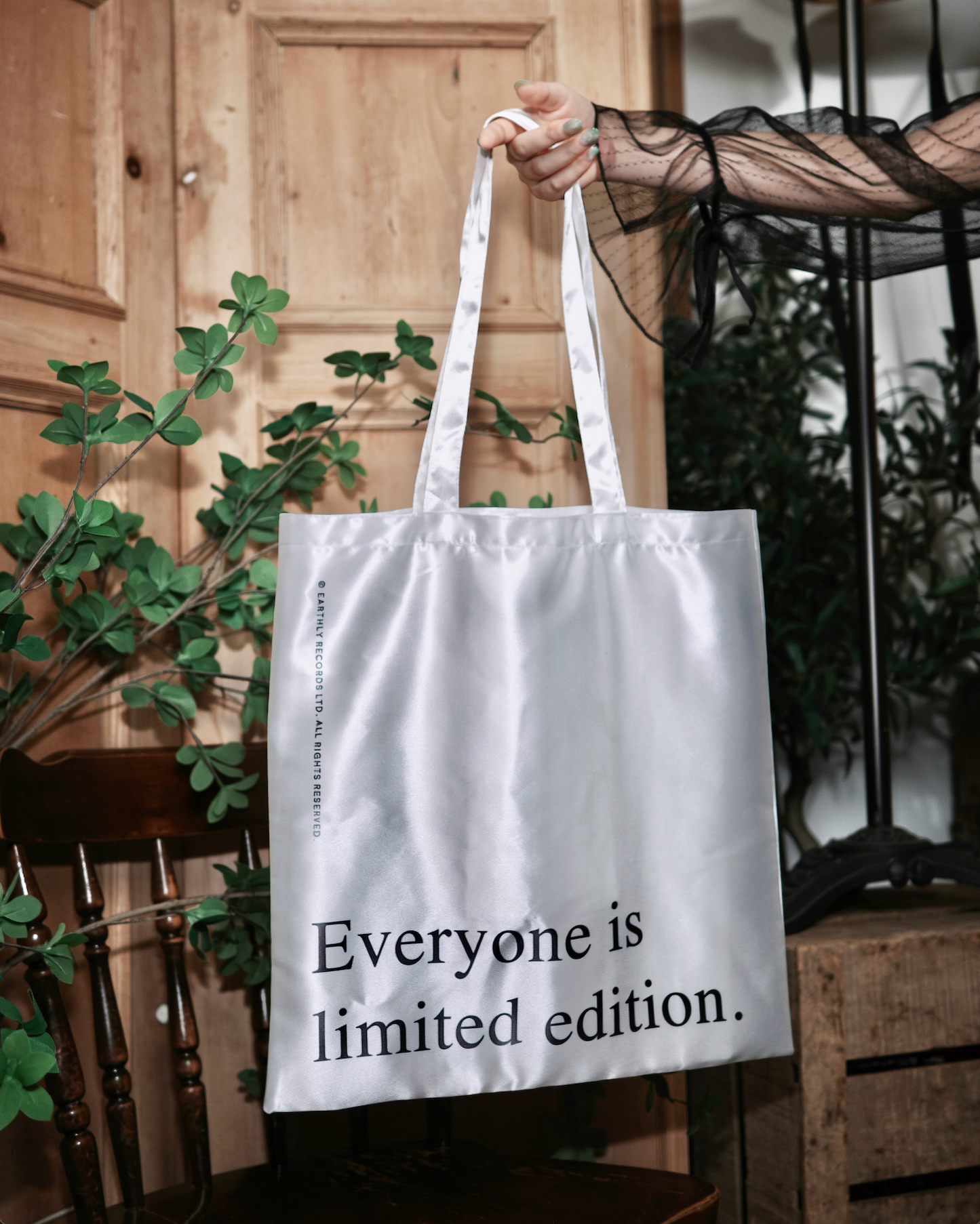Time Keeper Bag ── Pearl-satin white