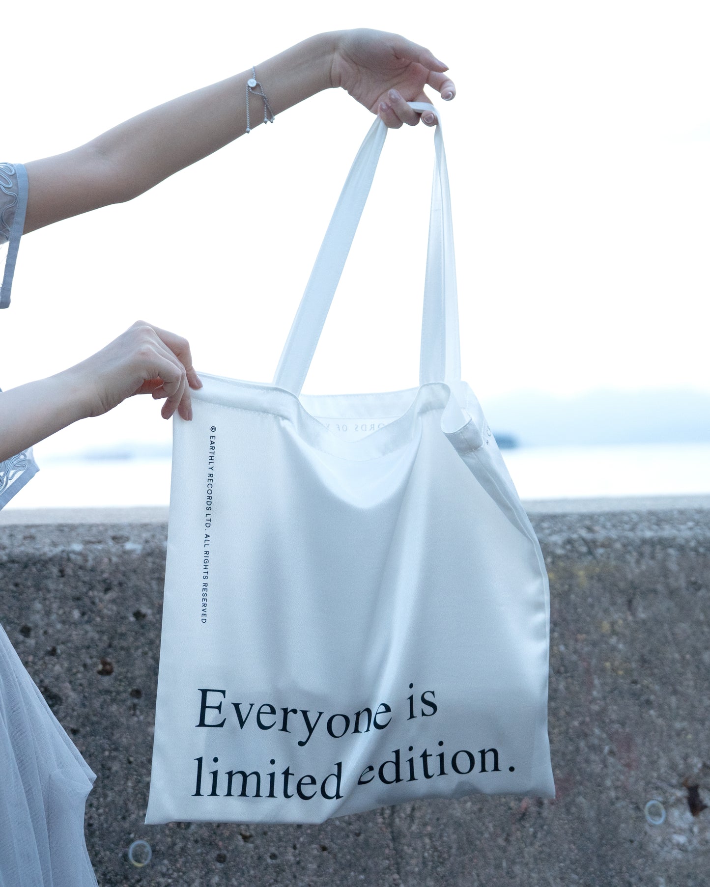 Time Keeper Bag ── Pearl-satin white