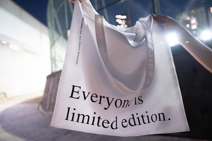 Time Keeper Bag ── Pearl-satin white