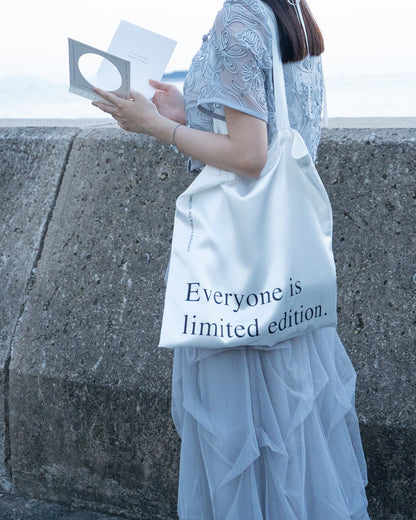 Time Keeper Bag ── Pearl-satin white