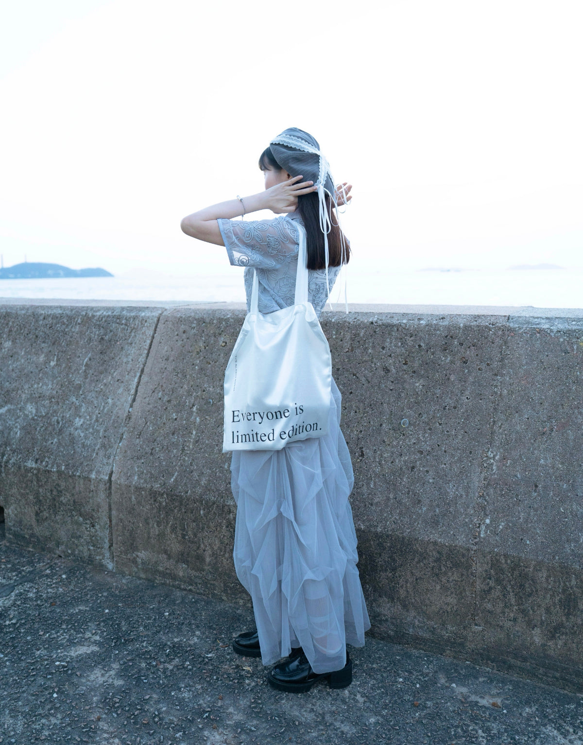 Time Keeper Bag ── Pearl-satin white